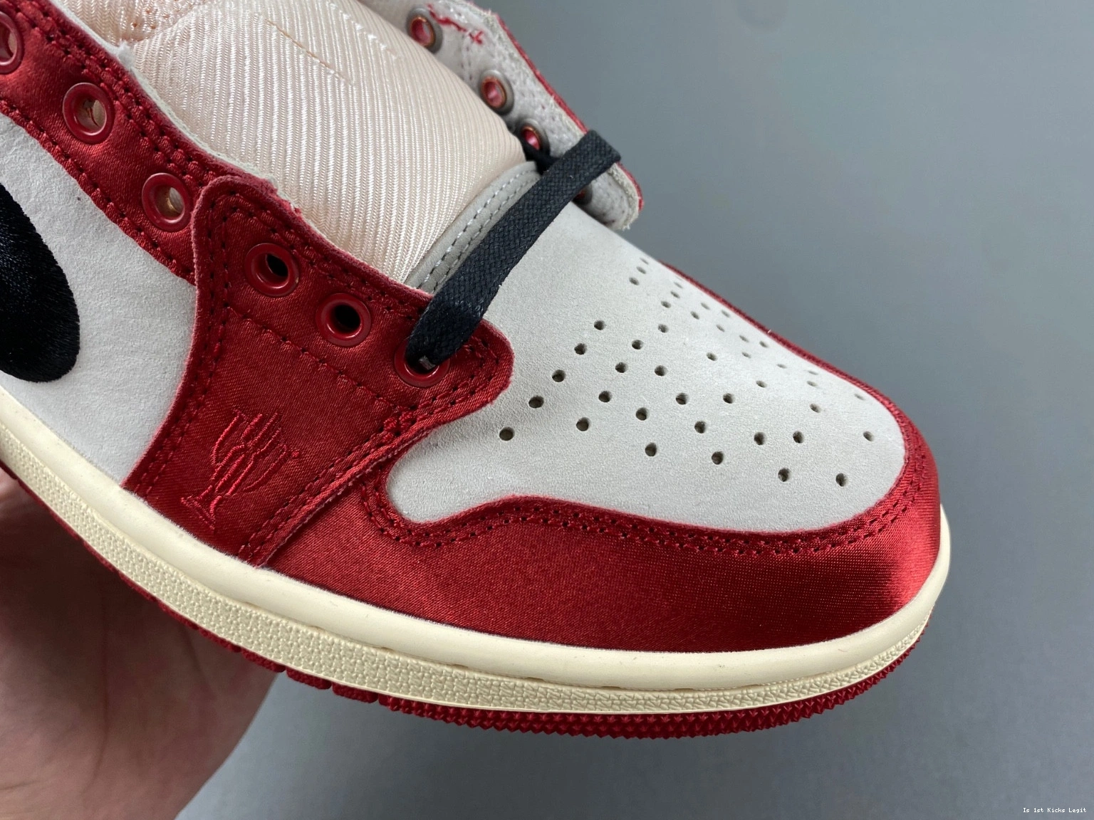 OG 1 Air Jordan Low Trophy Room FN0432-100 0413